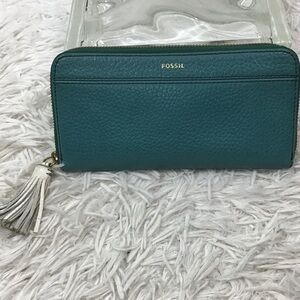 Fossil Turquoise Leather zip around Tara  Wallet with Tassel